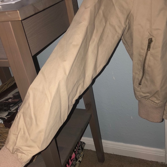 Jacket - Picture 5 of 6